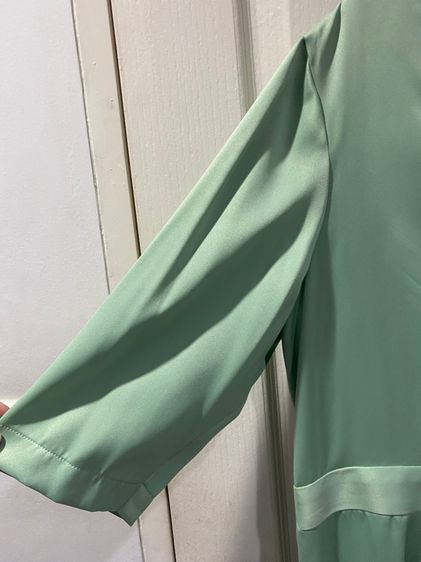 Dress Pantone สีเขียวแต่งชายระบาย งานตัด รูปที่ 4