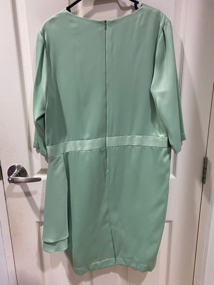 Dress Pantone สีเขียวแต่งชายระบาย งานตัด รูปที่ 7