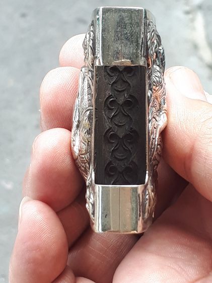 ปลอกไฟแช็ค ลายพญาครุฑ และ ช้างสามเศรียร เนื้อเงิน งาน Hand Made ลายโบราณ ศิลปะอย่างสวย สมบูรณ์ น่าสะสม ปลอกสวมไฟแช็ค งานแฮนเมด เงินแท้ หนัก  รูปที่ 7