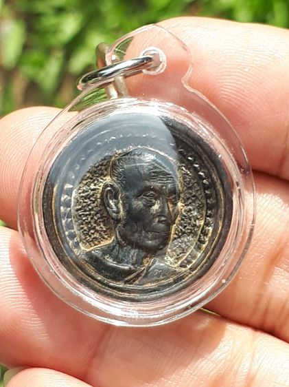 เหรียญล้อแม็ก หลวงปู่โต๊ะ วัดประดู่ฉิมพลี พิมพ์ใหญ่ ปี 2521 เนื้อนวะโลหะ ตอกโค็ด สภาพสวยมากๆ สมบูรณ์ เดิมๆ ไม่ผ่านการใช้ คราบเบ้า การหล่อยัง รูปที่ 6