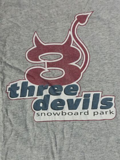 ❌ขายแล้ว❌AMERICAN EAGLE 3 DEVILS SNOWBOADS LONGSLEEVE T-SHIRT รูปที่ 2