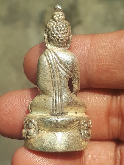 พระกริ่ง เฉลิมพล วัดช้างไห้ จังหวัดปัตตานี ปี 25xx เนื้อเงิน ตอกโค๊ต เฉลิมพล ใต้ฐาน กริ่งดังดี สภาพสวย สมบูรณ์ เก่า แท้ สร้างน้อย หายาก ไม่ร รูปที่ 2