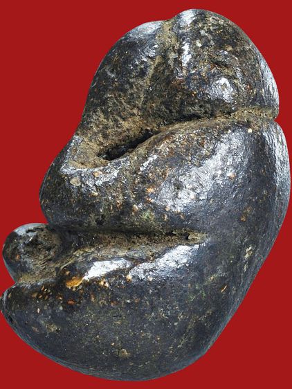 พระเนื้อผง มีมวลสาร พระบ้าน พิมพ์หายาก พระปิดตาหลวงพ่อแก้ว วัดเครือวัลย์ พิมพ์ปั้นลอยองค์  เก่า รูปที่ 13