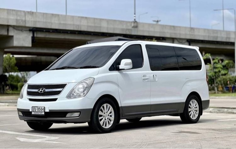 Hyundai Grand Starex 2011 2.5 VIP Van ดีเซล ไม่ติดแก๊ส เกียร์อัตโนมัติ ขาว รูปที่ 3