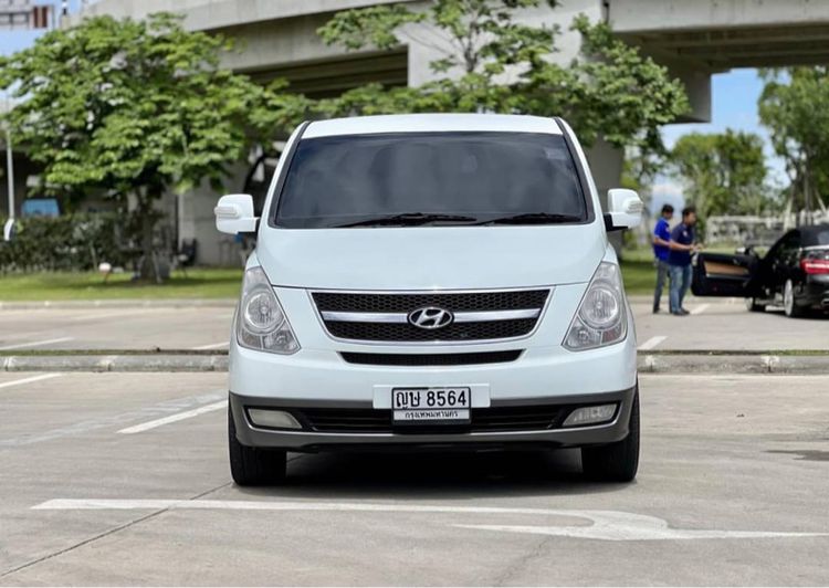 Hyundai Grand Starex 2011 2.5 VIP Van ดีเซล ไม่ติดแก๊ส เกียร์อัตโนมัติ ขาว รูปที่ 2