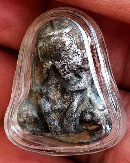 ปิดตาหลวงปู่เอี่ยม วัดหนัง เนื้อชินตะกั่ว พิมพ์นะหัวเข่าพิมพ์ใหญ่ ที่ 3 งานพัทยา 2548+ตลับทองกันน้ำ รูปที่ 3