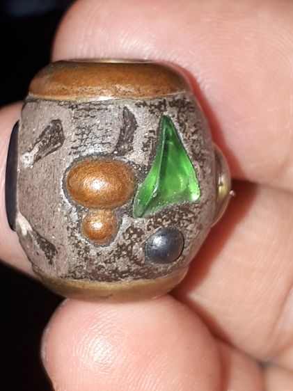 ตะกรุดโลกธาตุ อ.สมพร สมวโร สำนักป่าพระธรรมญาณมุนี จ.นครปฐม ขนาดกำลังดี มีรูสำหรับแขวนสวยงาม เก่า แท้ หายาก มีเหล็กไหลและธาตุสำเร็จหลายชิ้นใน รูปที่ 3