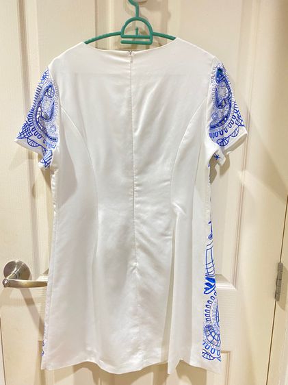 Dress ขาวฉลุน้ำเงิน Karyn Miran รูปที่ 5