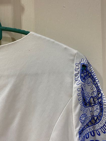 Dress ขาวฉลุน้ำเงิน Karyn Miran รูปที่ 8