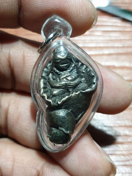 รูปหล่อพระอุปคุตเขมรไม่ทราบสำนักและปีที่ออก พิมพ์ปั้น ไม่มีตะเข็บ เก่าตามภาพ งานดี เลี่ยมกันน้ำอย่างดี พร้อมใช้ รูปที่ 5