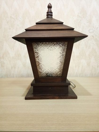 อื่นๆ โคมไฟไม้สัก ขั้ว E27 ติดหัวเสา ขนาด กxยxส  25.5x25.5x40 cm