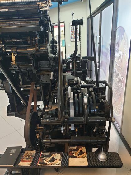 เครื่องทำแม่พิมพ์โบราณ LINOTYPE. Model 48 Year1950 England รูปที่ 3