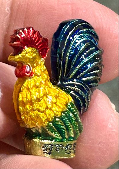 	 ไก่ปั้มเหนือดวงเสาร์ห้า หลวงปู่สรวง วัดถ้ำพรหมสวัสดิ์ จ.ลพบุรี พ.ศ.๒๕๕๕ เนื้อทองขาวลงยา รูปที่ 11