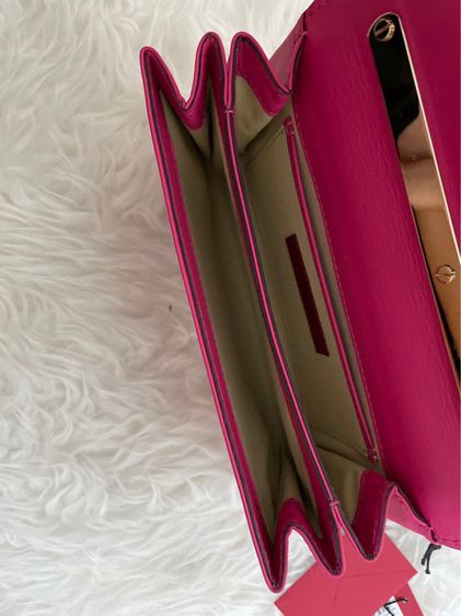 Valentino bag สภาพสวย ของแท้ ใส่มือถือได้ทุกรุ่น รูปที่ 11