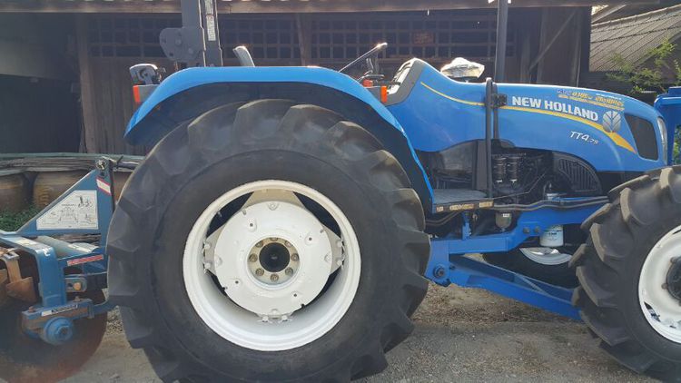 รถไถนิวฮอลแลน  TT4.75   ปี 62  สภาพสวยพร้อมใช้ยางใหม่ 4 เส่นใบดันหน้าผานหลัง รูปที่ 2