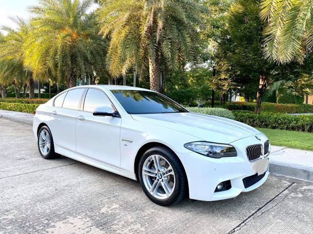 ชุดแต่ง Cap บังแดดหลัง BMW F10 สีดำ โช๊คฝาโปรงหน้า F10 รูปที่ 14