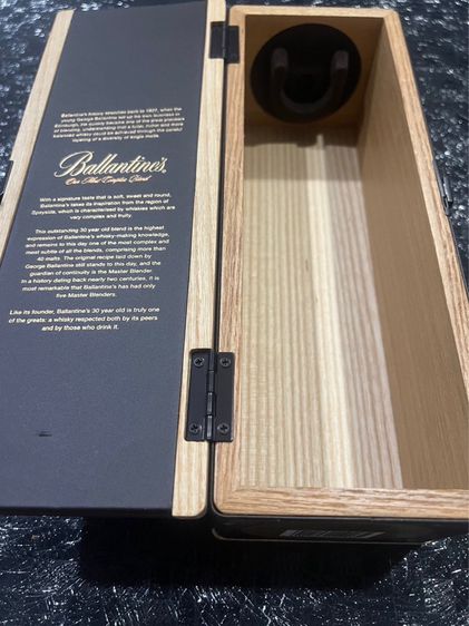 กล่องไม้ใส่เหล้า Ballantine's 30 years  รูปที่ 3