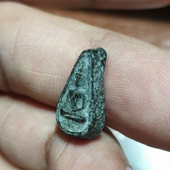 พระพิจิตรผงดำ วัดท่าฬ่อ จ.พิจิตร เนื้อผงคลุกรัก พ.ศ.2515 เล็กน่ารัก หลวงปู่โต๊ะ ปลุกเสก รับประกันพระแท้ หายาก รูปที่ 3