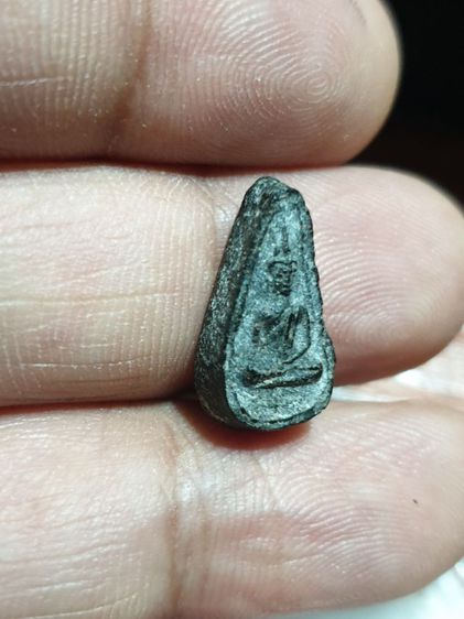 พระพิจิตรผงดำ วัดท่าฬ่อ จ.พิจิตร เนื้อผงคลุกรัก พ.ศ.2515 เล็กน่ารัก หลวงปู่โต๊ะ ปลุกเสก รับประกันพระแท้ หายาก รูปที่ 6