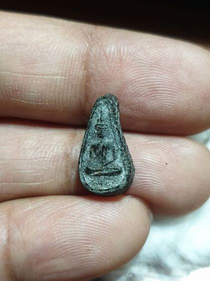 พระพิจิตรผงดำ วัดท่าฬ่อ จ.พิจิตร เนื้อผงคลุกรัก พ.ศ.2515 เล็กน่ารัก หลวงปู่โต๊ะ ปลุกเสก รับประกันพระแท้ หายาก รูปที่ 7