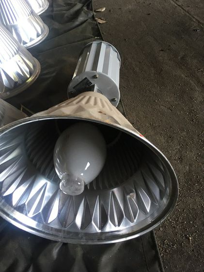 โคมฝาชีไฮเบย์ ขนาด400W ให้ความสว่างพื้นที่ขนาดใหญ่ สภาพดี พร้อมใช้งาน หรืองานประดับตกแต่ง รูปที่ 2