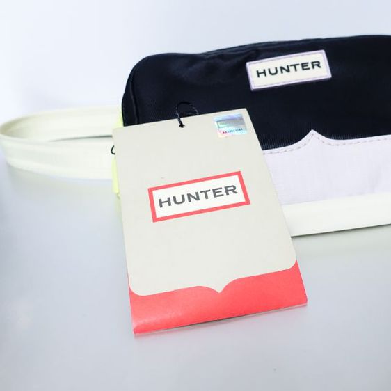 New HUNTER
" Keeper Phone Pouch " รูปที่ 11