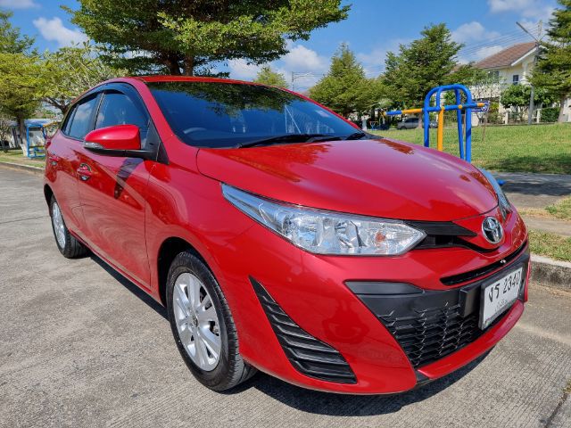 Toyota Yaris 2019 1.2 E Sedan เบนซิน ไม่ติดแก๊ส เกียร์อัตโนมัติ แดง