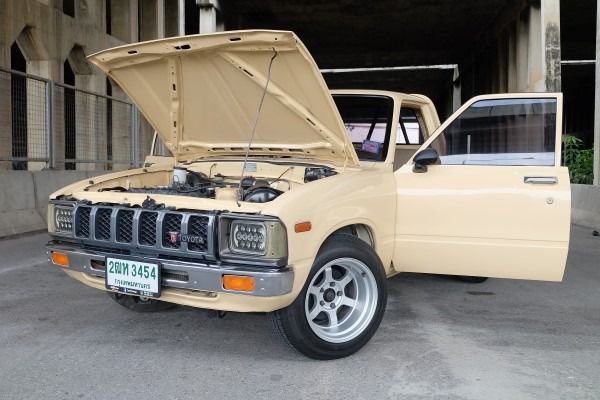 Toyota รุ่นอื่นๆ 1981 รุ่นย่อยอื่นๆ Pickup เบนซิน ไม่ติดแก๊ส เกียร์ธรรมดา ครีม รูปที่ 2
