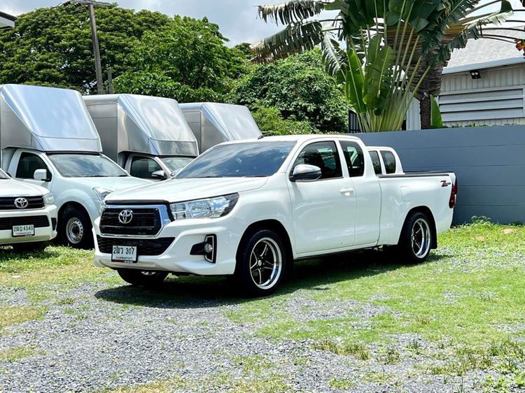 Toyota Hilux Revo 2019 2.4 Z Edition J Plus Pickup ดีเซล ไม่ติดแก๊ส เกียร์ธรรมดา ขาว รูปที่ 2
