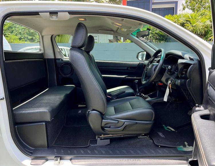 Toyota Hilux Revo 2019 2.4 Z Edition J Plus Pickup ดีเซล ไม่ติดแก๊ส เกียร์ธรรมดา ขาว รูปที่ 4
