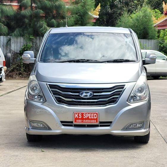 Hyundai H-1  2014 2.5 Deluxe Van ดีเซล ไม่ติดแก๊ส เกียร์อัตโนมัติ บรอนซ์เงิน