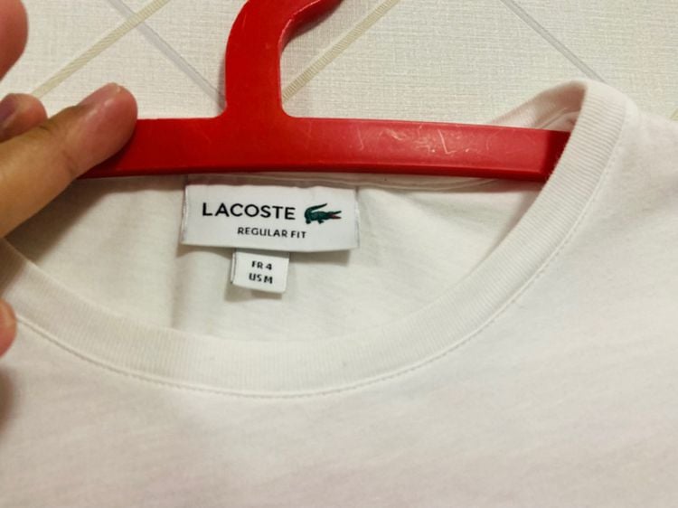 เสื้อยืด LACOSTE แท้ 💯 size 4 ขนาด อก 20.5 ยาว 27 นิ้ว สภาพดีมาก สีขาวเนื้อผ้าดีมากนิ่มใส่สบาย หายากน่าสะสมครับ รูปที่ 3