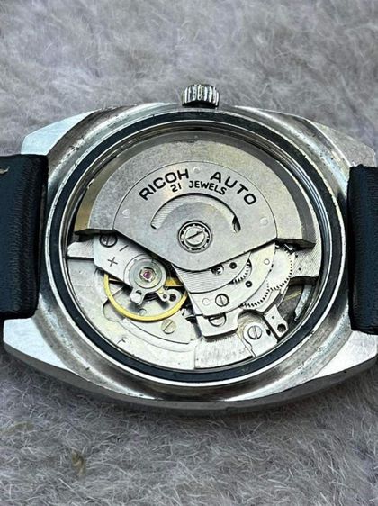 นาฬิกาRICOH AUTOMATIC
ระบบอัตโนมัติ
ตัวเรือนสเตนเลสขัดเงา รูปที่ 8