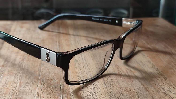 Ralph Lauren แว่นสายตา POLO RALP LAUREN PH2045 5011 Black Crystal SIZE 54-16-140mm กรอบแว่นตาของแท้มือสองทรงสวยๆ ขาสวยมาก เอาไปเปลี่ยนเลนส์ตามสะดวก รุ่นนี้ ออกกมาใ