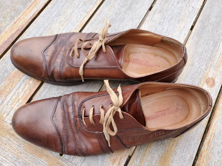 ขายรองเท้า แบรนด์ Levi 's size 9.5 รูปที่ 2