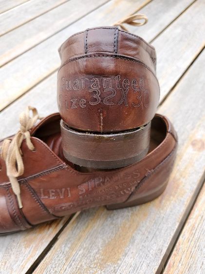 ขายรองเท้า แบรนด์ Levi 's size 9.5 รูปที่ 3