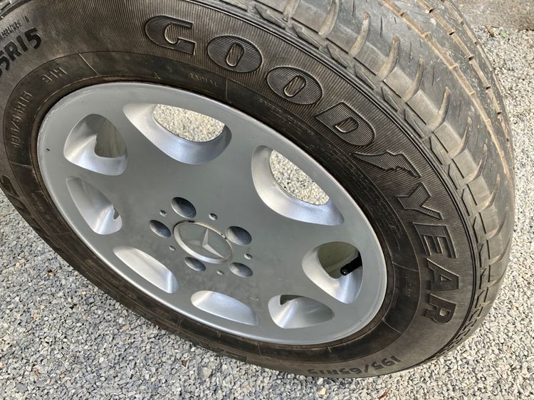 ล้ออะไหล่ Benz ลาย 8 ช่อง 195 65 15 ใส่ W124 W202 ปิดหูลากกันชนหน้า พวงมาลัย 300E 230E 200E E200 E220 E280 รูปที่ 2