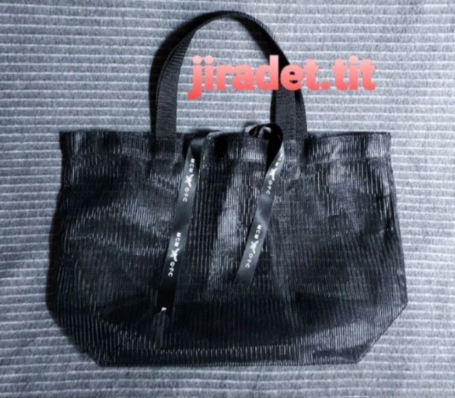 กระเป๋าถือ MCM OTC สีดำ ขนาดกระเป๋า 17×11 นิ้ว ก้นกระเป๋ากว้าง 5.5 นิ้ว เป็นสินค้าคัดมาจากโกดังสินค้าญี่ปุ่น (สินค้าใหม่) รูปที่ 6