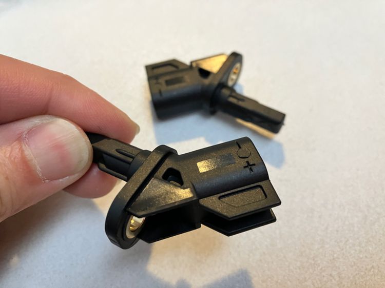 โช๊คฝาโปรงหลัง Ford Focus MK3 รุ่นปี 2011-2018 Hatchback 5 ประตู ABS Sensor หน้า ซ้าย ขวา รูปที่ 12