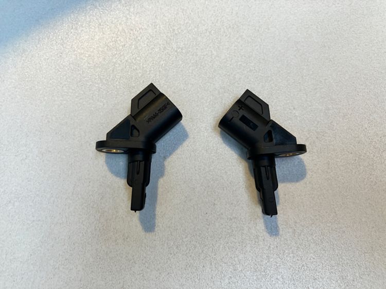 หัวเทียน MAZDA Iridium Part no. L3Y218110 และ PE5R18110 ของใหม่ ใส่ MAZDA2 MAZDA3 CX3 CX5 CX7 , ABS Sensor หน้า MAZDA3 รูปที่ 9