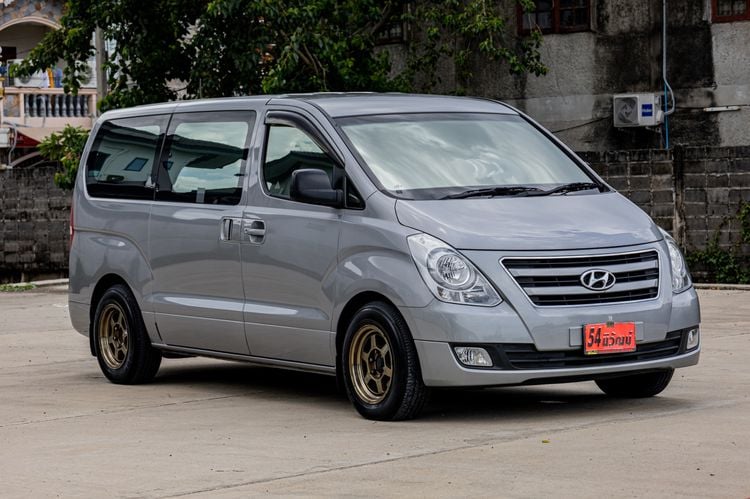 Hyundai H-1  2016 2.5 Maesto Touring Van ดีเซล เกียร์อัตโนมัติ บรอนซ์เงิน