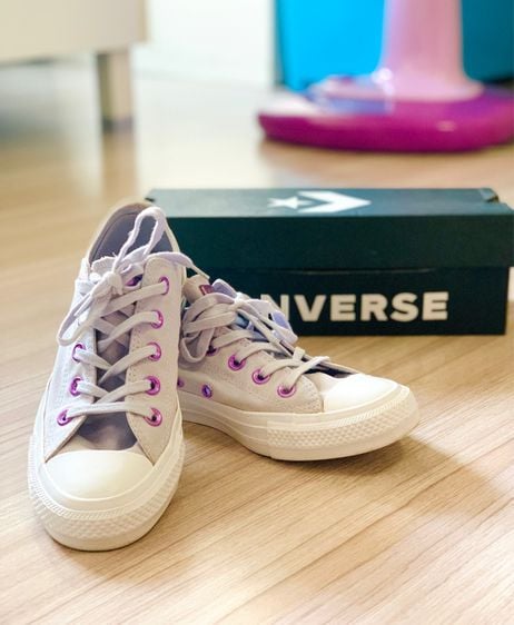รองเท้า Converse All Star สีม่วงอ่อน สุดเท่ห์ สภาพเหมือนใหม่