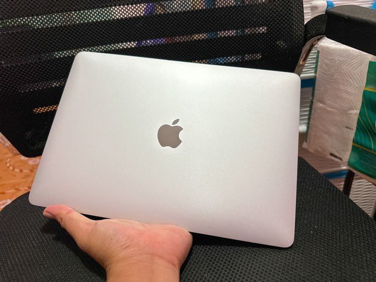 Notebook Apple MacBook Pro 13-(256GB, Touch Bar, Touch ID, 2017 ดูหนัง ทำงานกราฟฟิก ลื่นๆ สอบถามเพิ่มเติมได้นะครับ