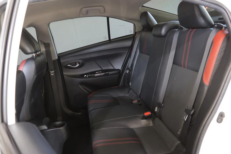 Toyota Vios 2019 1.5 High Sedan เบนซิน ไม่ติดแก๊ส เกียร์อัตโนมัติ ขาว รูปที่ 3