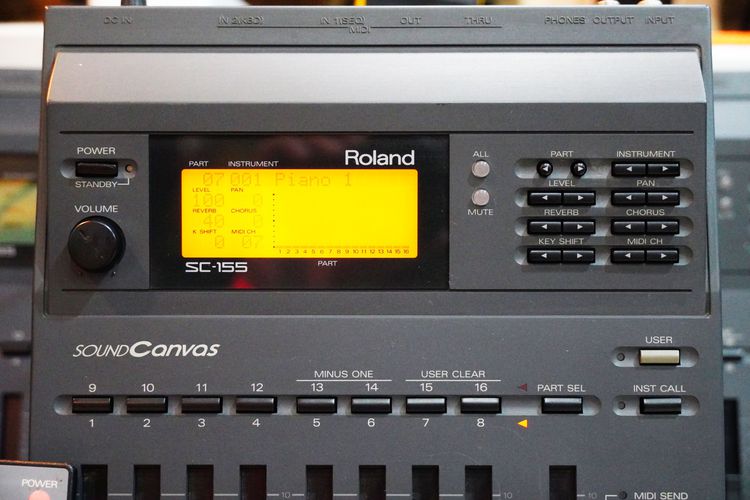 แถมพร้อมรีโมท Roland SC-155 (JAPAN) รุ่นเดียวที่ปรับชิ้นดนตรีแต่ละช่องแยกได้อิสระ และต่อคอมได้พร้อมกัน2ตัว งานคาราโอเกะเน้นคุณภาพเสียงดีดีแน รูปที่ 3