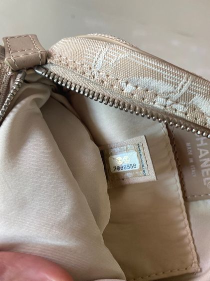 Chanel jacquard pouch beige รูปที่ 6