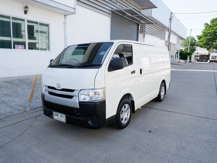 Toyota Hiace 2018 3.0 Economy Van ดีเซล เกียร์ธรรมดา ขาว