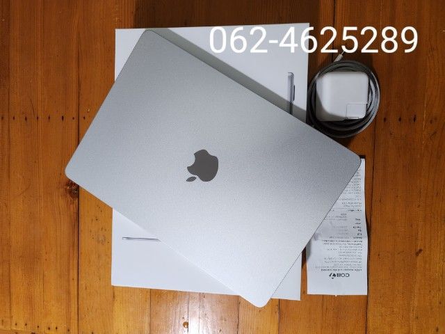 Apple แมค โอเอส 8 กิกะไบต์ อื่นๆ ใช่ Macbook Air 13" M2(2022) Ram8 Rom256gb silver ไร่ตำหนิ