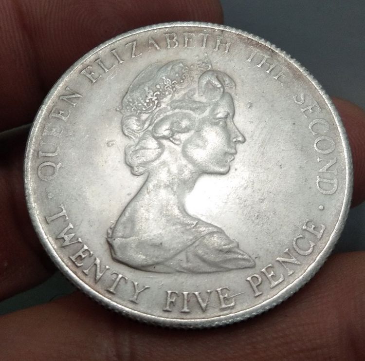 7034-เหรียญพระนางอลิสซาเบสที่ 2 ขนาดเส้นผ่าศูนย์กลางประมาณ 3.5 ซม รูปที่ 10