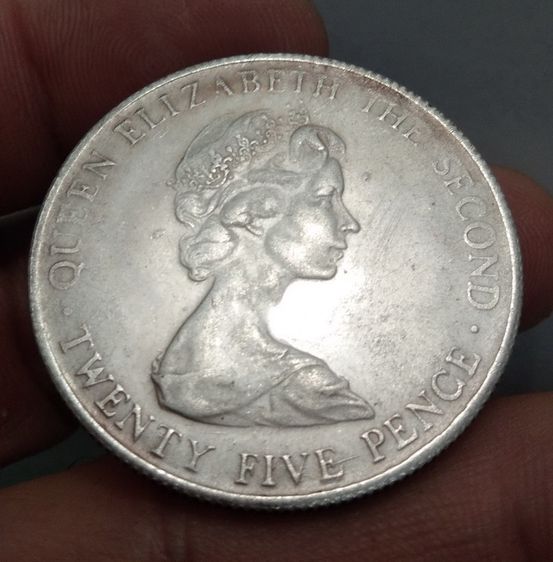 7034-เหรียญพระนางอลิสซาเบสที่ 2 ขนาดเส้นผ่าศูนย์กลางประมาณ 3.5 ซม รูปที่ 5